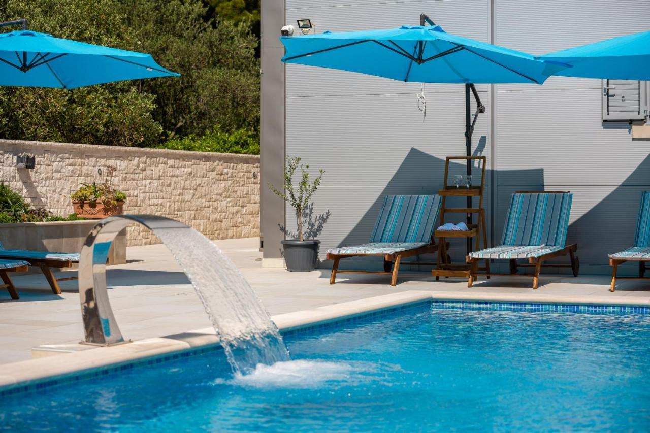 Aqua - Adults Only Guest house